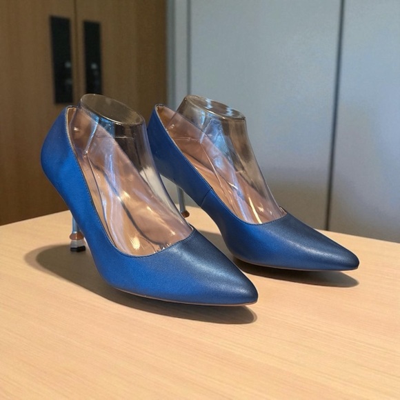 Halston Blue Vegan Leather Pointed Toe Heels Size 10 - Picture 6 of 10